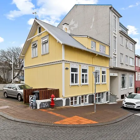 Apartment The Center Of Downtown Reykjavik