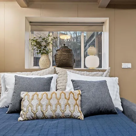 The Center Of Downtown Apartment *